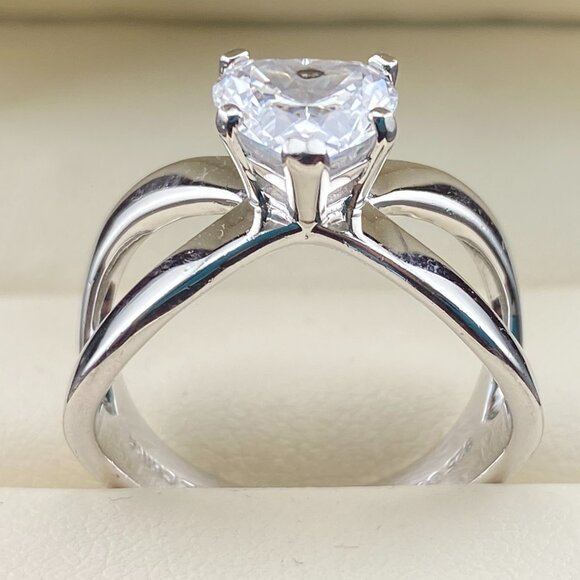 UTC 925 Sterling Silver Heart Shaped CZ, Love & Romance Ring Size 8 - 5.7 Gm. - Picture 10 of 15